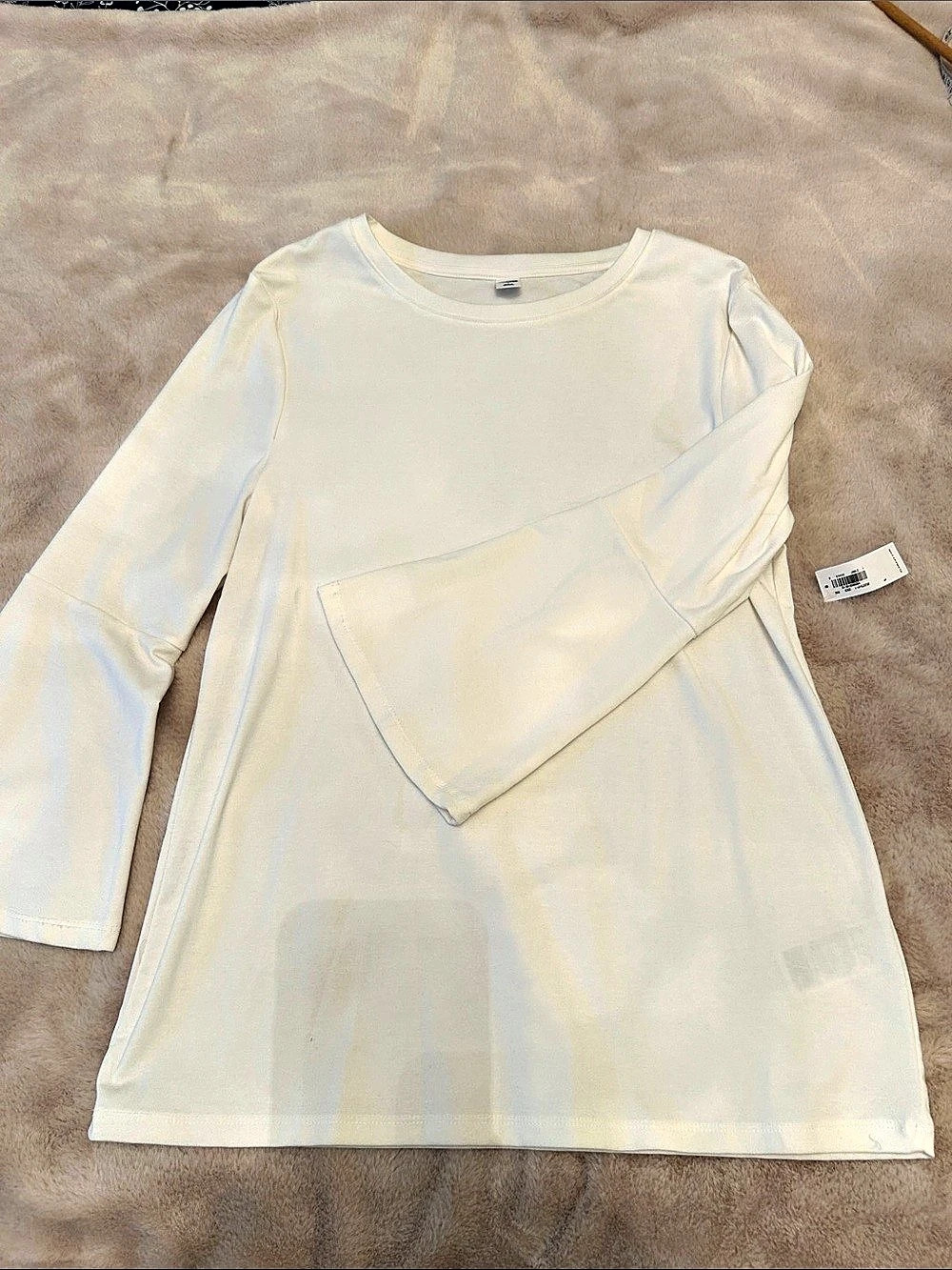 Old Navy Long Sleeve Tee in White Large NWT